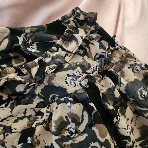 A.N.A. A New Approach Flowy Boho Bohemian Top Blouse Women's Medium M Floral EUC - Picture 4 of 10